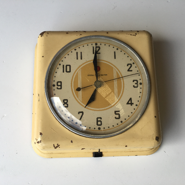 CLOCK, Wall Mount - 1950s Yellow GE